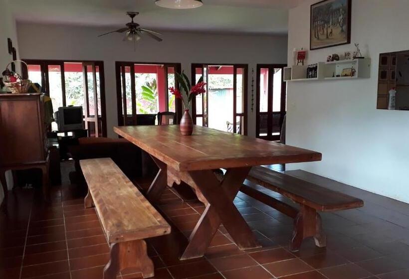 Ubatuba Surf Hostel, Apenas A 60 Metros Da Praia Da Lagoinha!