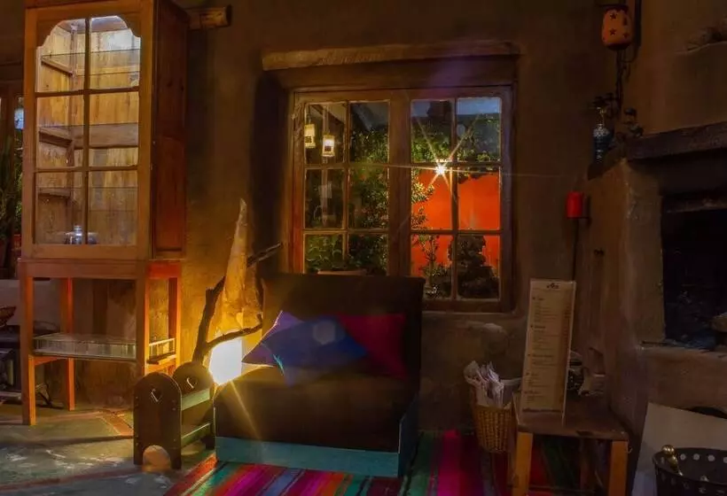 تختخواب و صبحانه Casa Panqarani