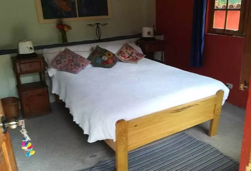 تختخواب و صبحانه Casa Panqarani