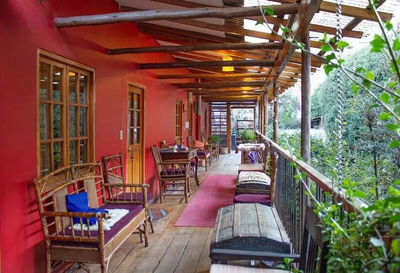 تختخواب و صبحانه Casa Panqarani