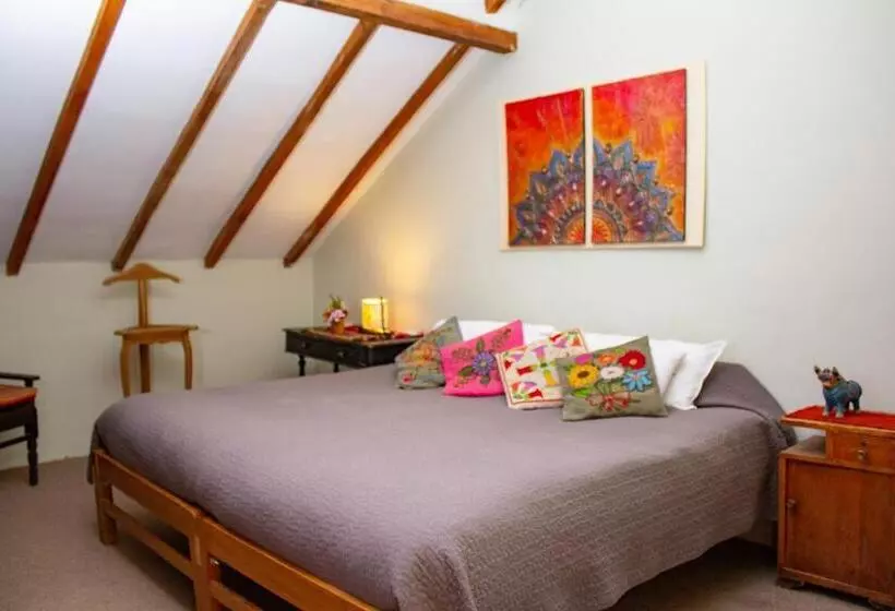 تختخواب و صبحانه Casa Panqarani