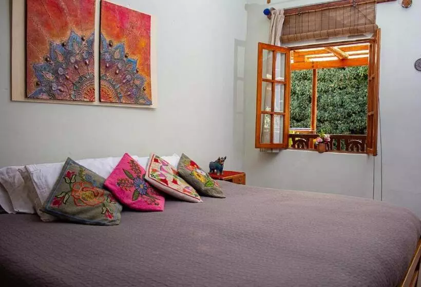 تختخواب و صبحانه Casa Panqarani