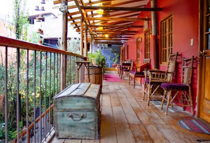 تختخواب و صبحانه Casa Panqarani