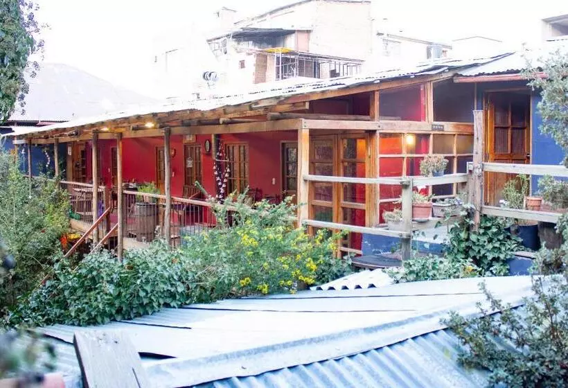 تختخواب و صبحانه Casa Panqarani
