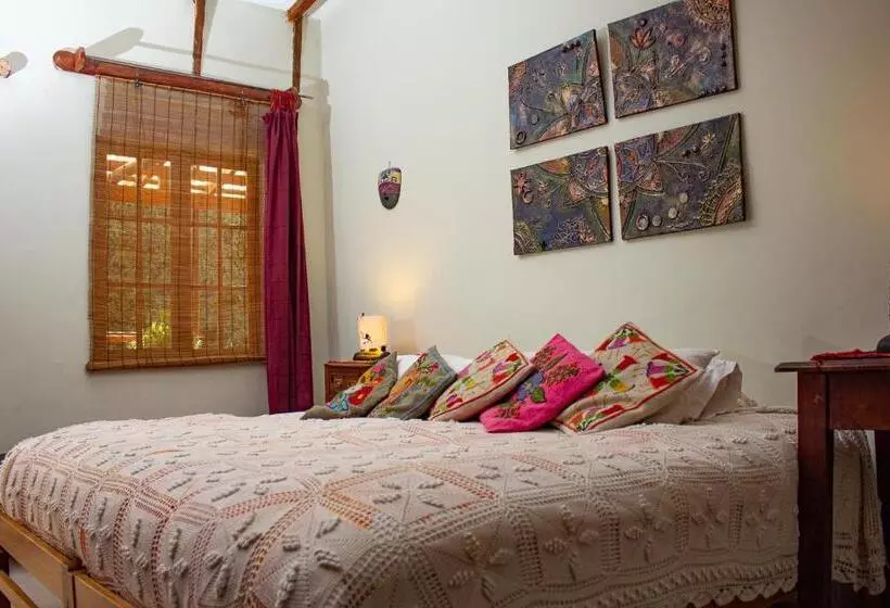 تختخواب و صبحانه Casa Panqarani