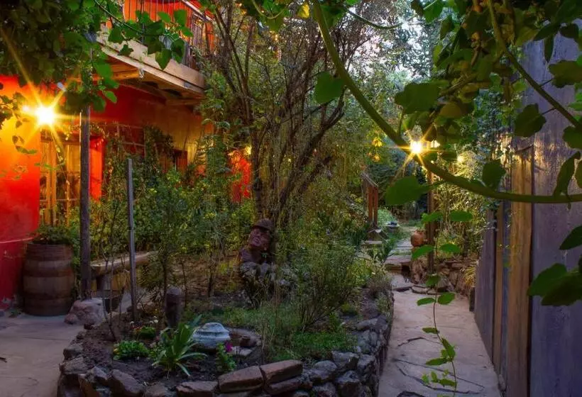 تختخواب و صبحانه Casa Panqarani