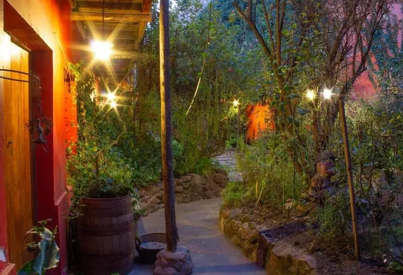 تختخواب و صبحانه Casa Panqarani
