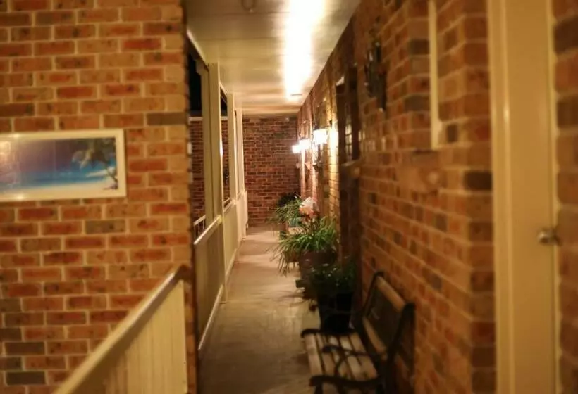 ホテル All Settlers Motor Inn Parkes