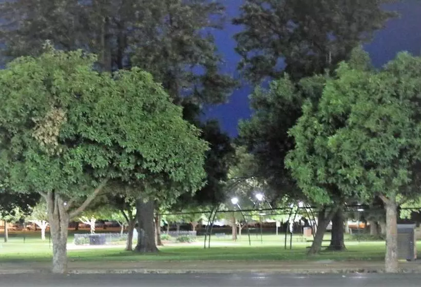 ホテル All Settlers Motor Inn Parkes