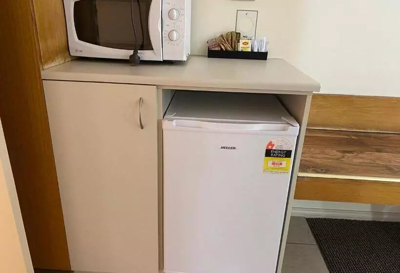 ホテル All Settlers Motor Inn Parkes