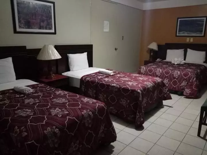 هتل Dinastía Colima