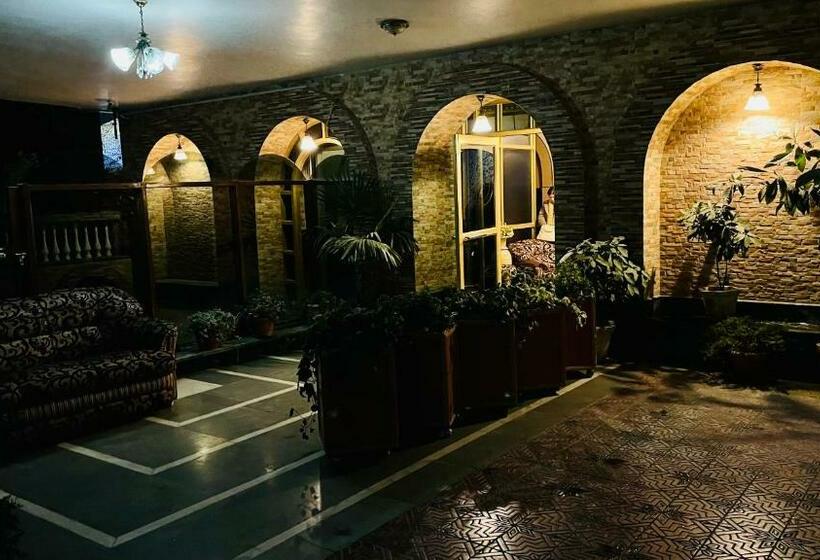 Отель International