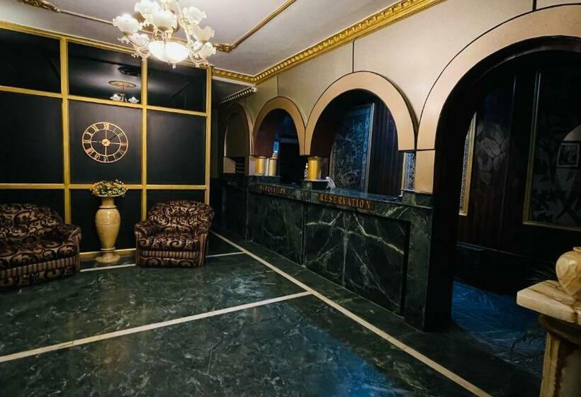 Отель International