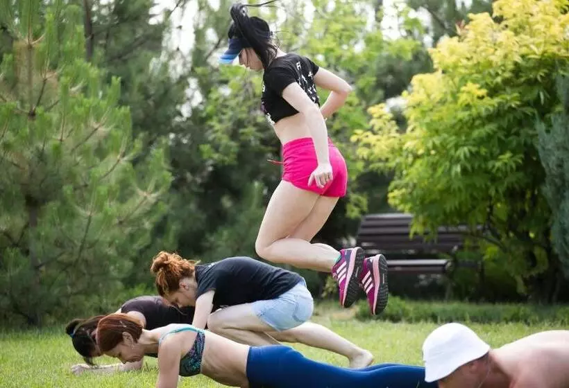 Hotelli Ostrov River Club