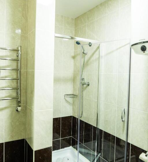 فندق Ostrov River Club