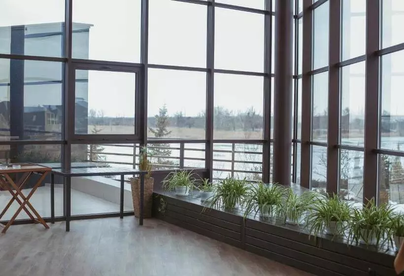 Hotelli Ostrov River Club