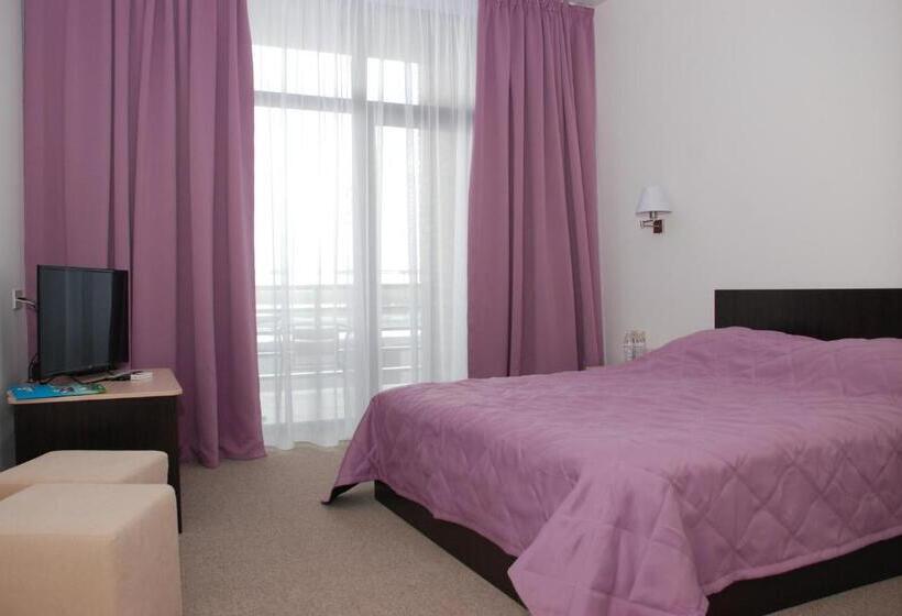 فندق Ostrov River Club