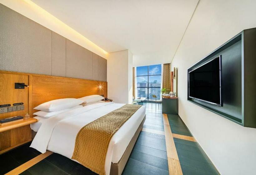 בית מלון כפרי Travelling With · Chengdu Financial Global Center