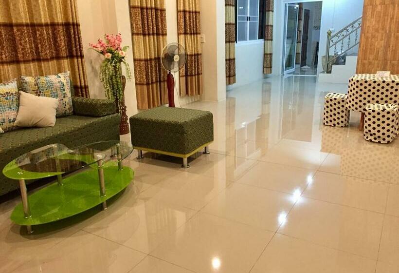 بنسيون Apinsaya House