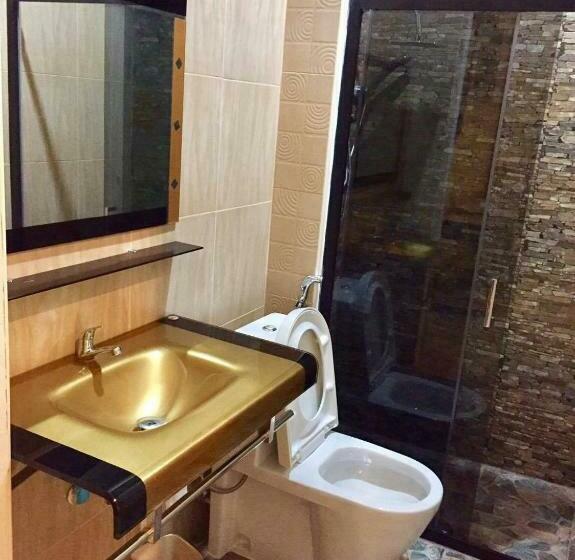 بنسيون Apinsaya House