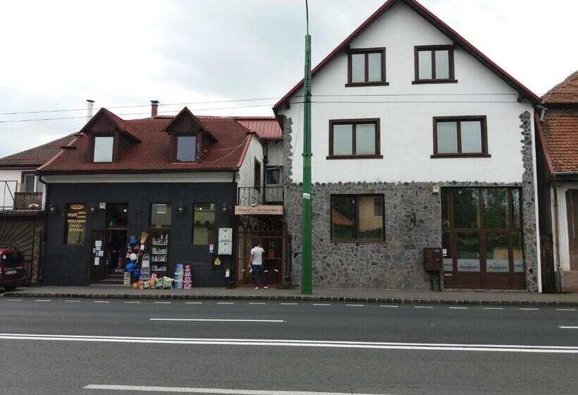 پانسیون Casa Lucian