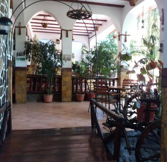 پانسیون Casa Lucian