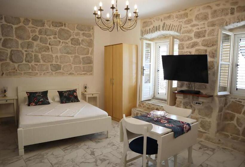 پانسیون Guesthouse žmukić