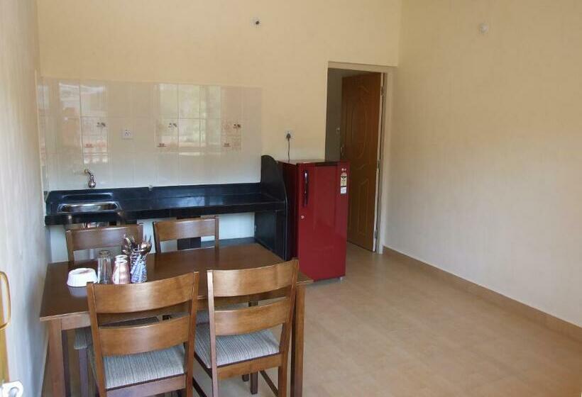 ペンション Empire Guest House