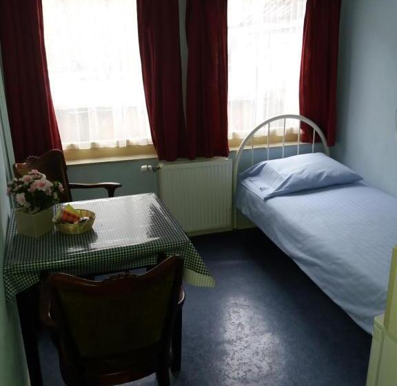 Hostel Pension Tivoli