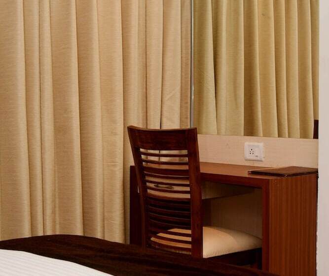 Отель Monarch Center Point Near Dahanu Beach, Bordi