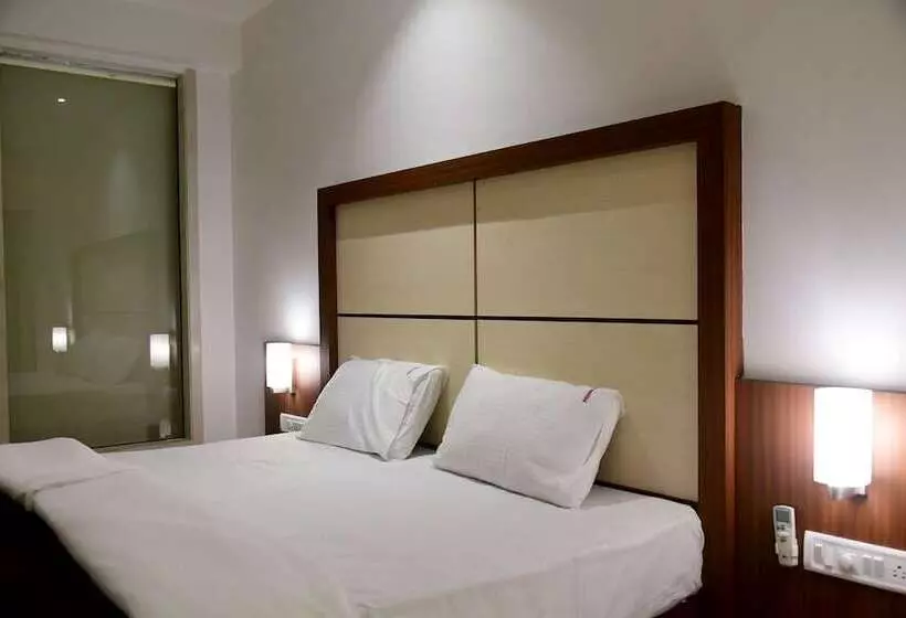 Hotelli Monarch Center Point Near Dahanu Beach, Bordi