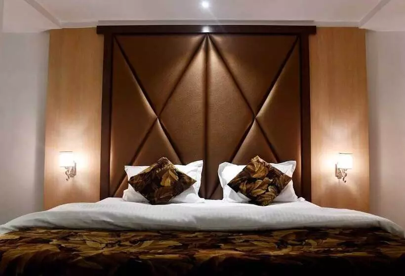 Hotelli Monarch Center Point Near Dahanu Beach, Bordi