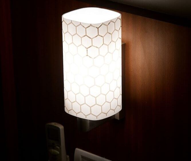 Отель Monarch Center Point Near Dahanu Beach, Bordi