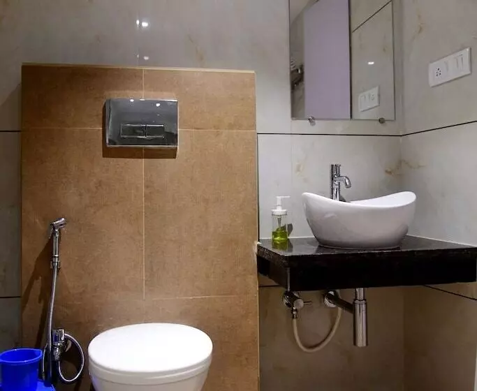 Hotelli Monarch Center Point Near Dahanu Beach, Bordi