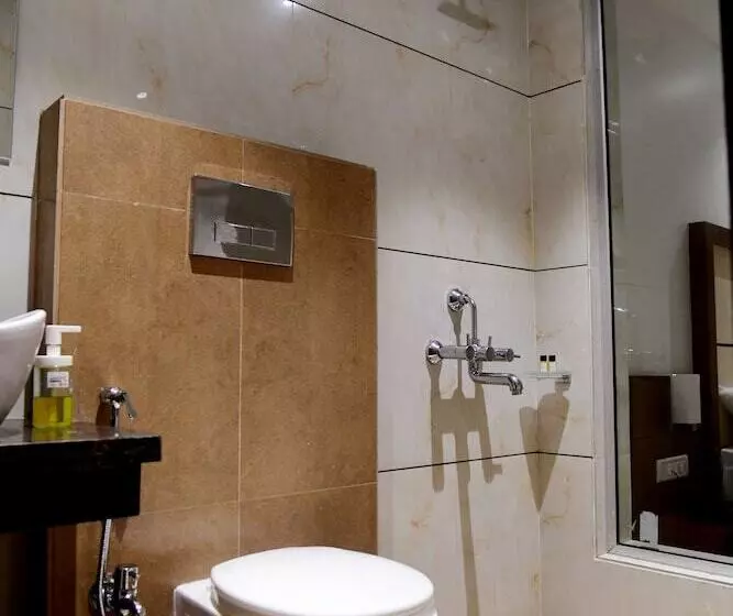 Hotelli Monarch Center Point Near Dahanu Beach, Bordi