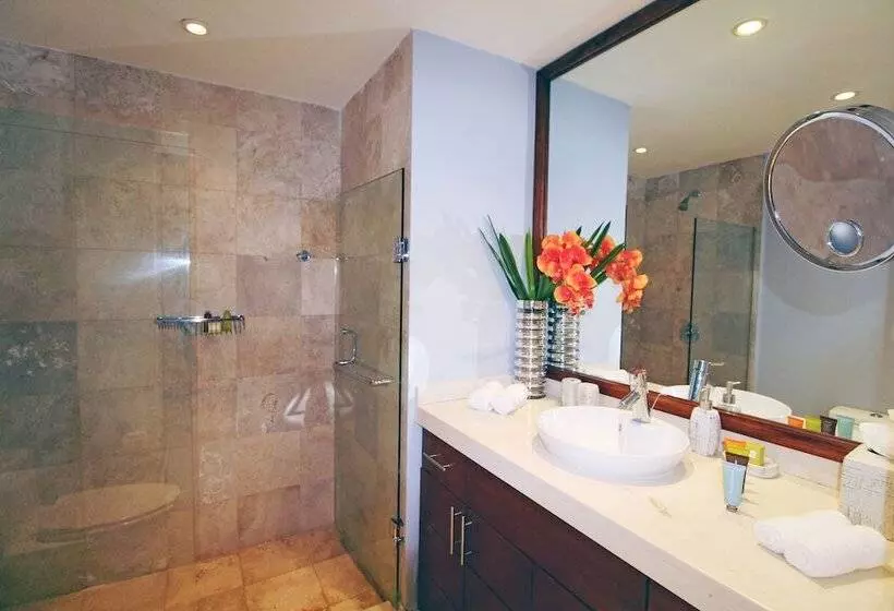 Hotelli Punta Mita Luxury Beachfront Condo