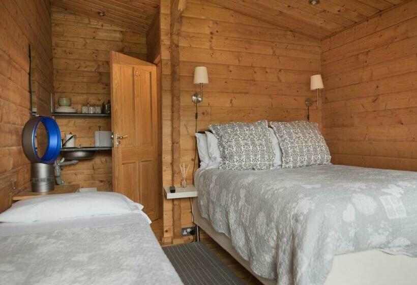 Пансион The White House Guest House