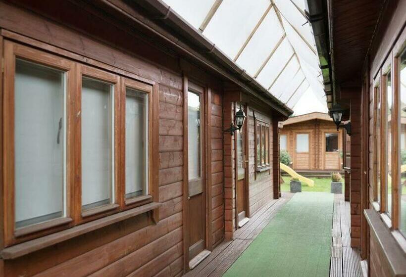 Пансион The White House Guest House