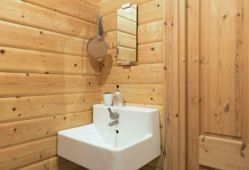 Пансион The White House Guest House