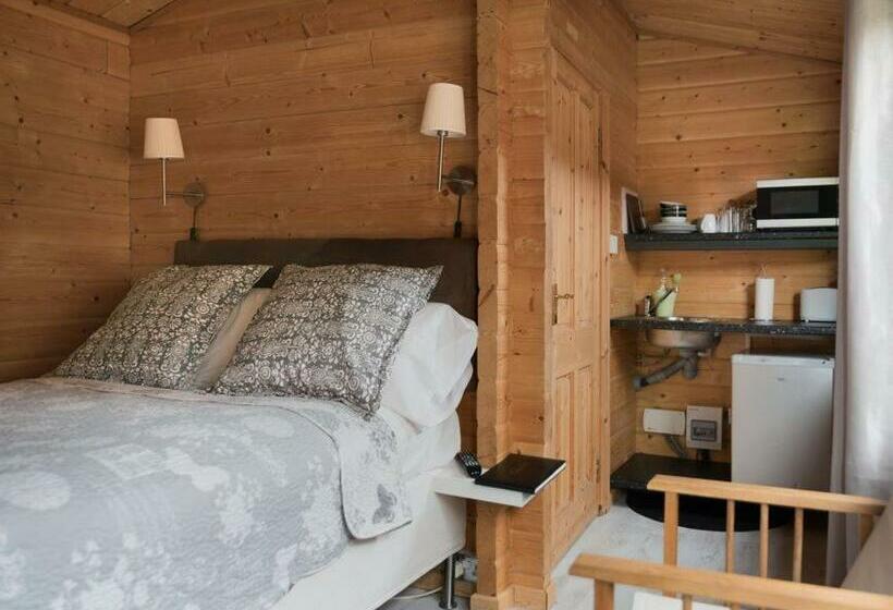 Пансион The White House Guest House