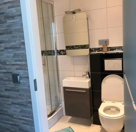 Majatalo Hayat Pansion