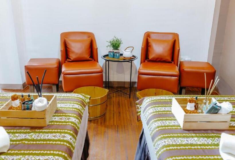 Spacio Caliraya Bed & Breakfast