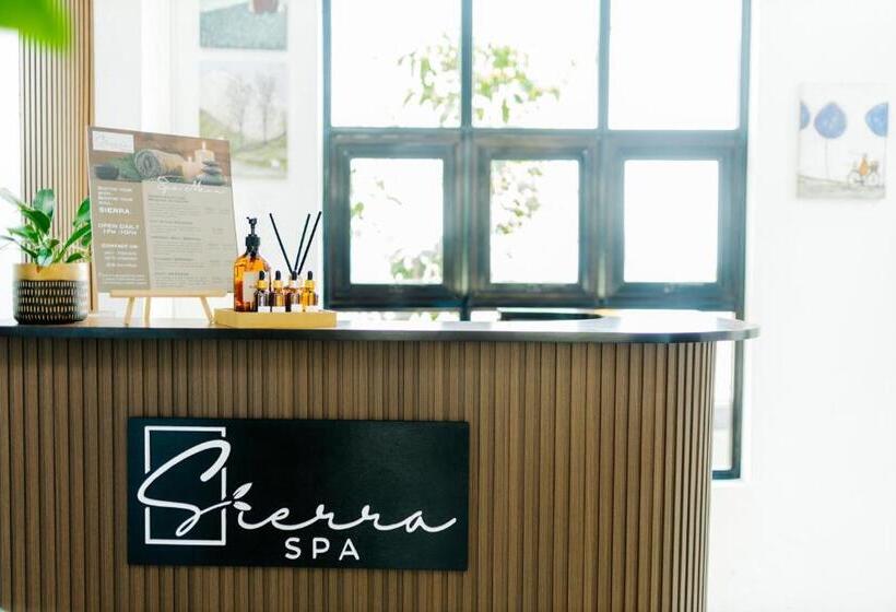 Spacio Caliraya Bed & Breakfast