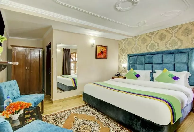 The Alpine Villa By Treebo Hotels