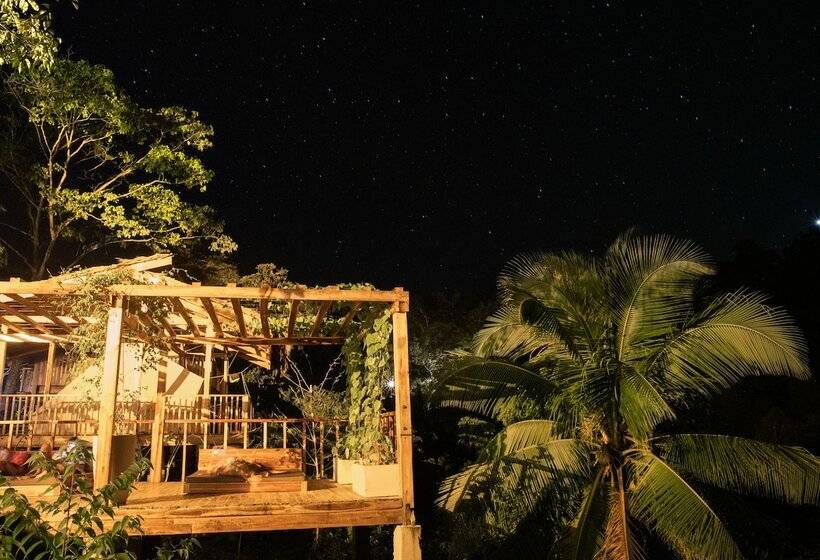 Beso Hilltop Retreat   Hostel