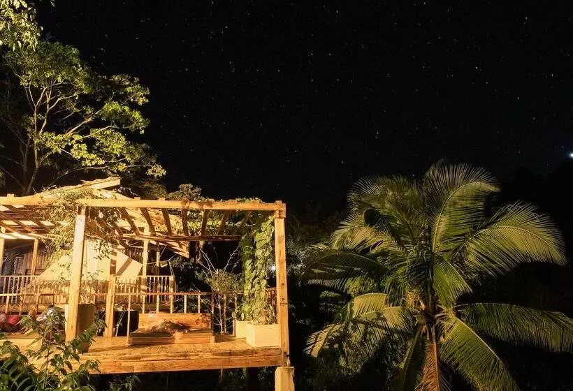 Beso Hilltop Retreat   Hostel