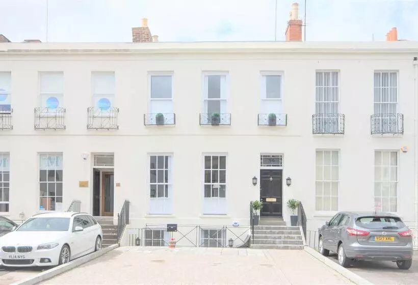 Hotelli Luxury Apartments   Rodney Road