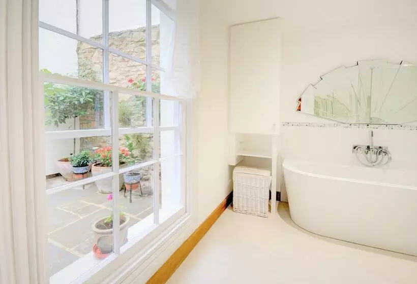 Hotelli Luxury Apartments   Rodney Road