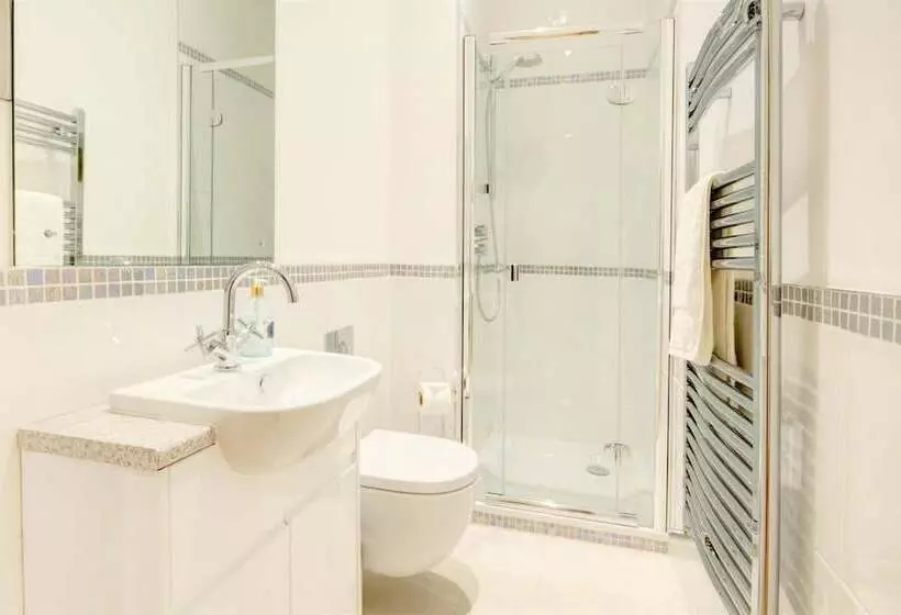 Hotelli Luxury Apartments   Rodney Road