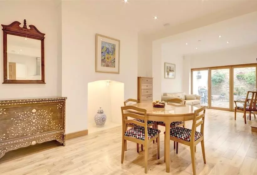 Hotelli Luxury Apartments   Rodney Road